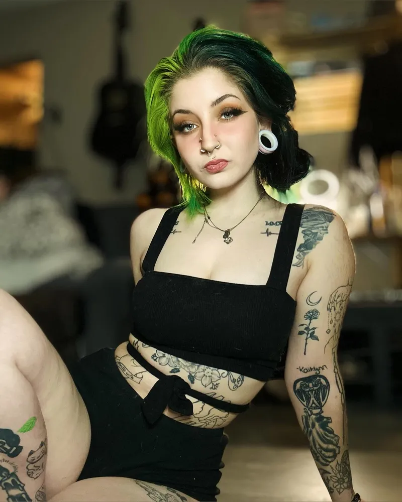 ainsley rae, medium tiddy alt gf