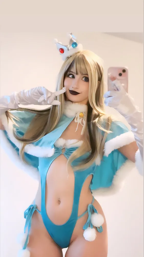 Ami Inu | cosplay girl next door