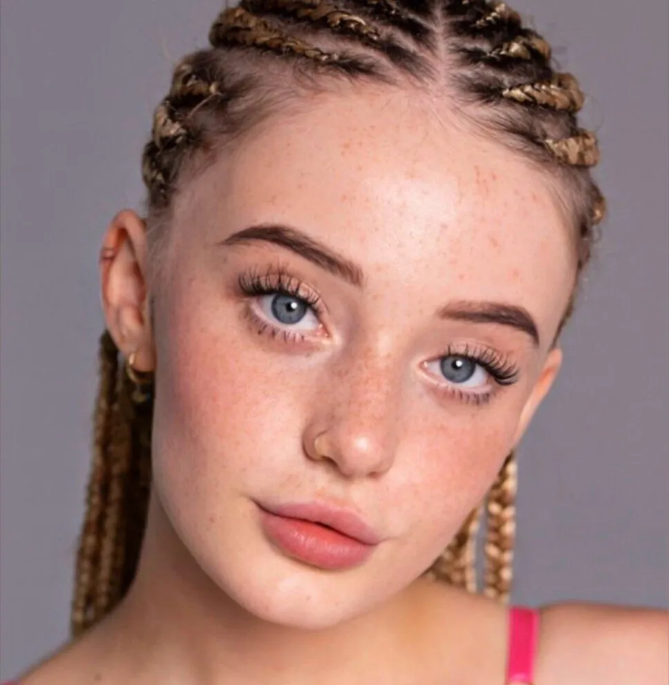Elena ️