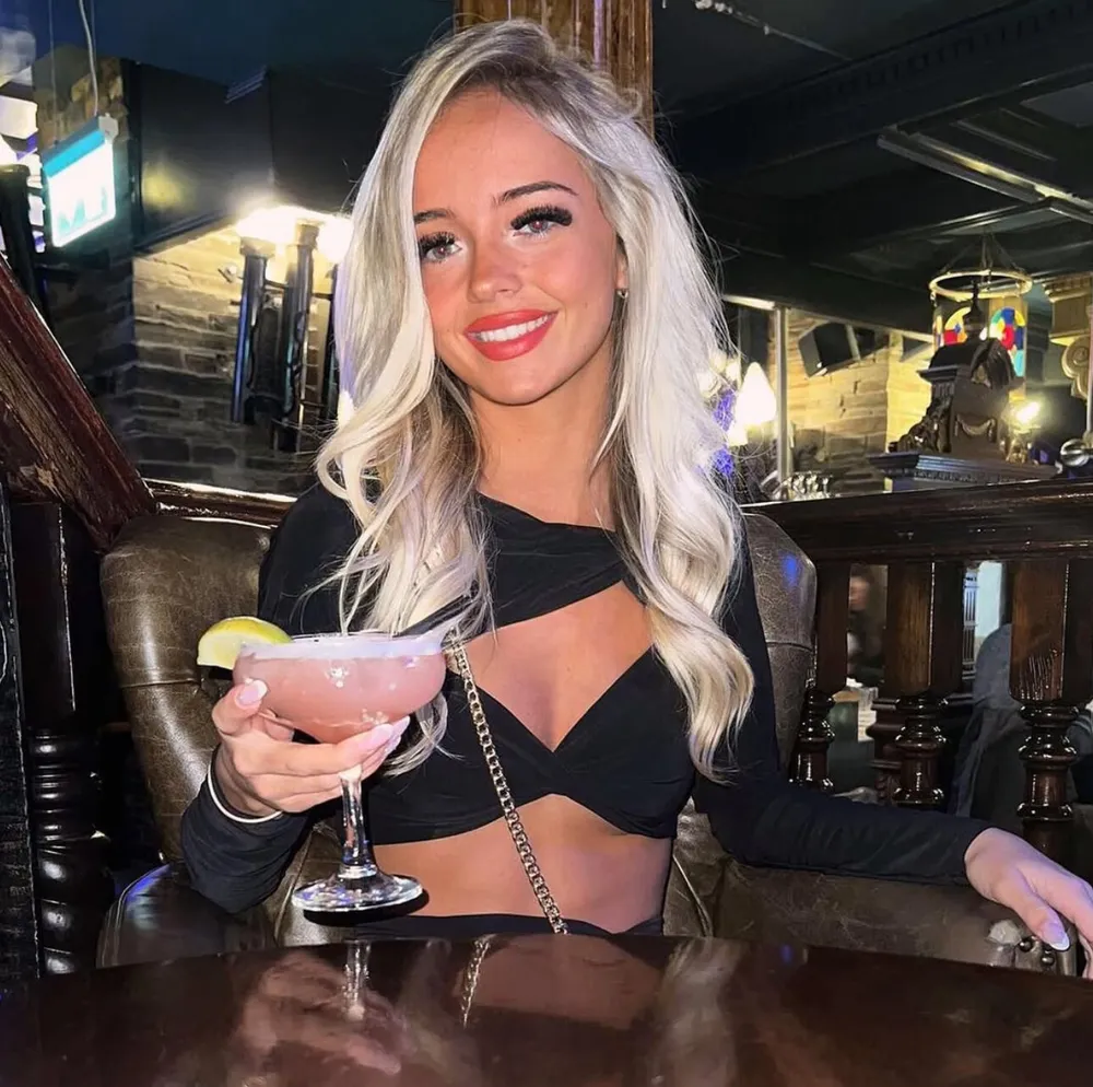 petitesneakylink's onlyfans public profile picture