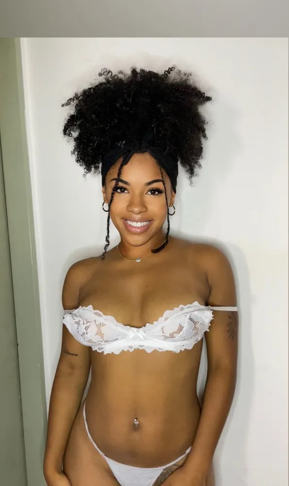 PaolaEbony queen